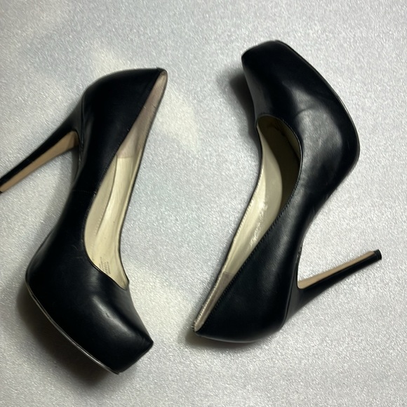 BCBG Generation leather hidden platform heels - Picture 6 of 8